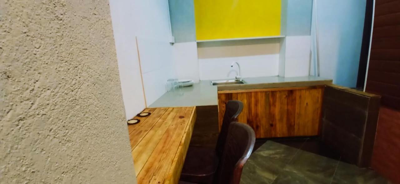 Yak City Apartments 康提 外观 照片